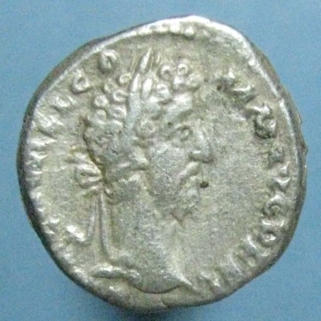 Commodus-Denarius---Is-It-A-Fake?